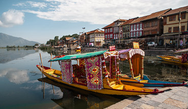 Kashmir Houseboat Tours